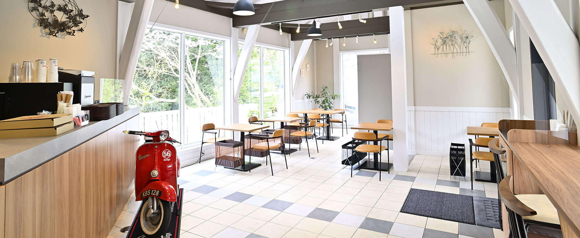 店内の明るい雰囲気|Fioretto Cafe and pizzeria